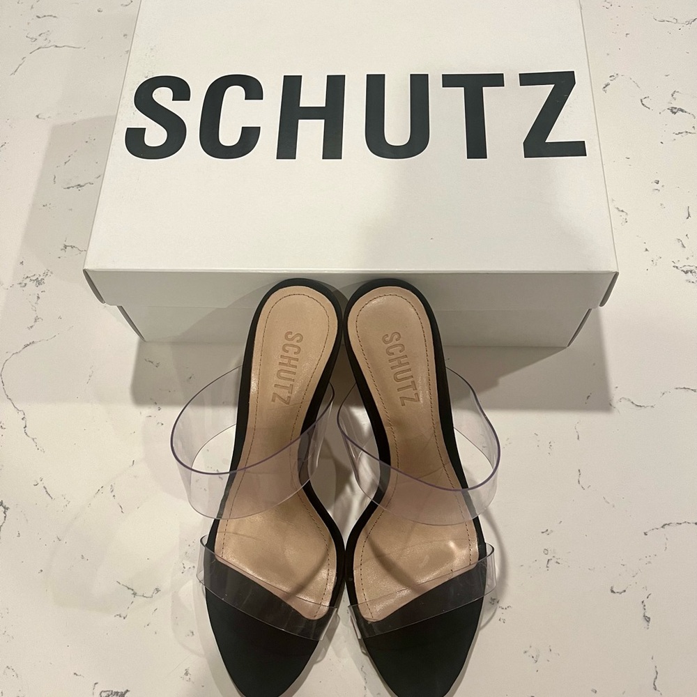 Schutz Ariella Heel Size 7. Brand new never worn.
